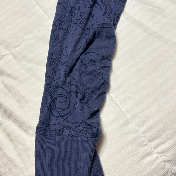 Women’s Lululemon hoodie lightweight loose fit size 10 - Picture 3 of 6